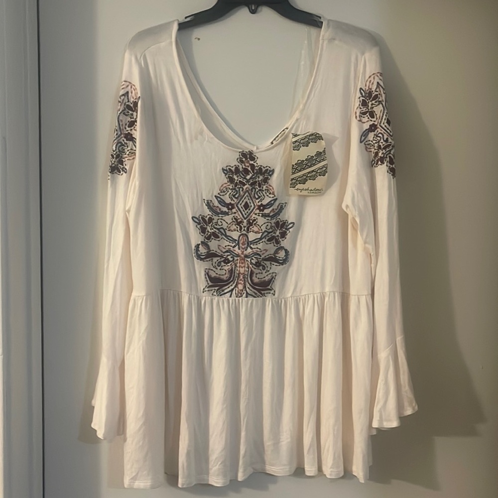 Eyeshadow shirt